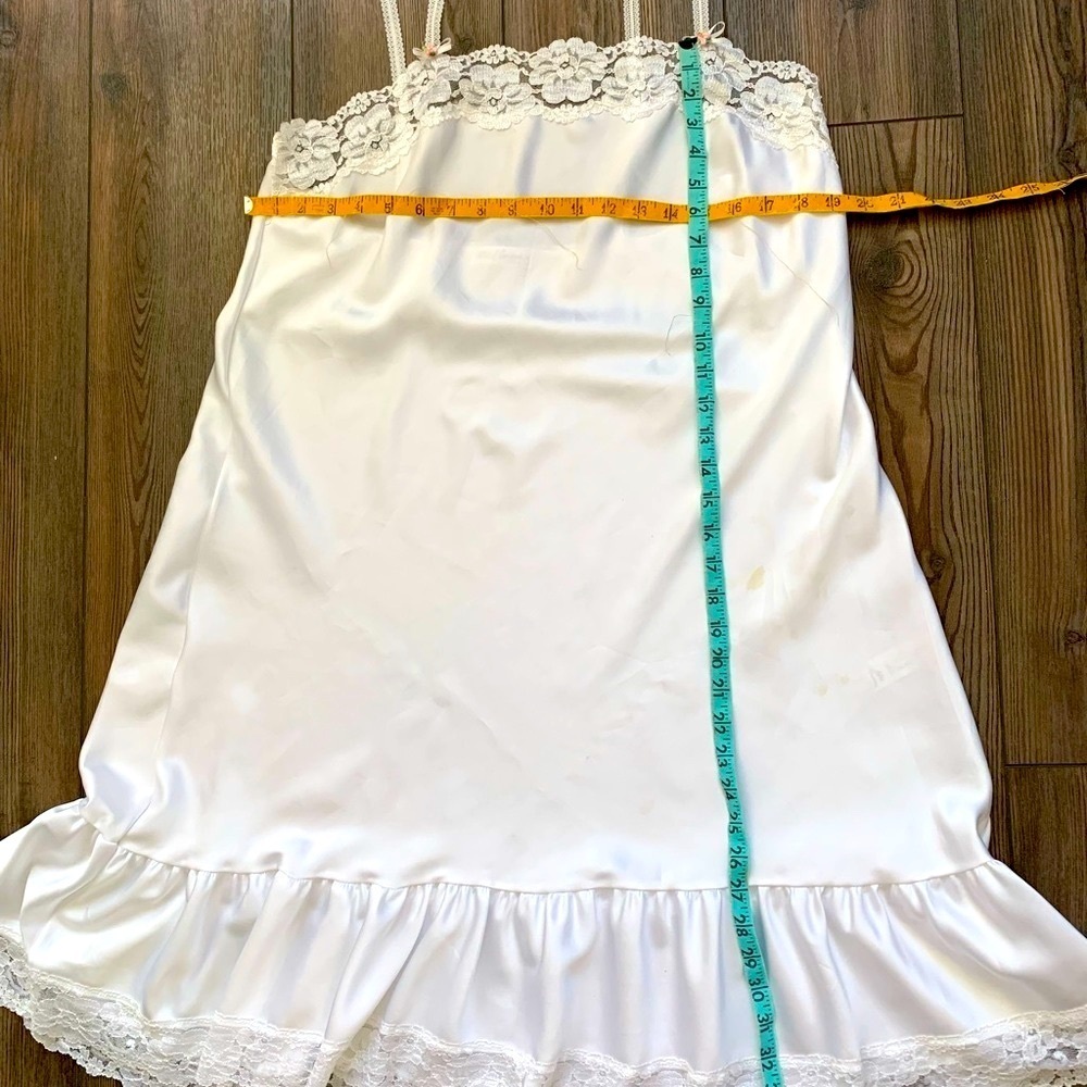 Miss Elaine Elegant White Lace Trim Nightgown - Picture 6 of 9